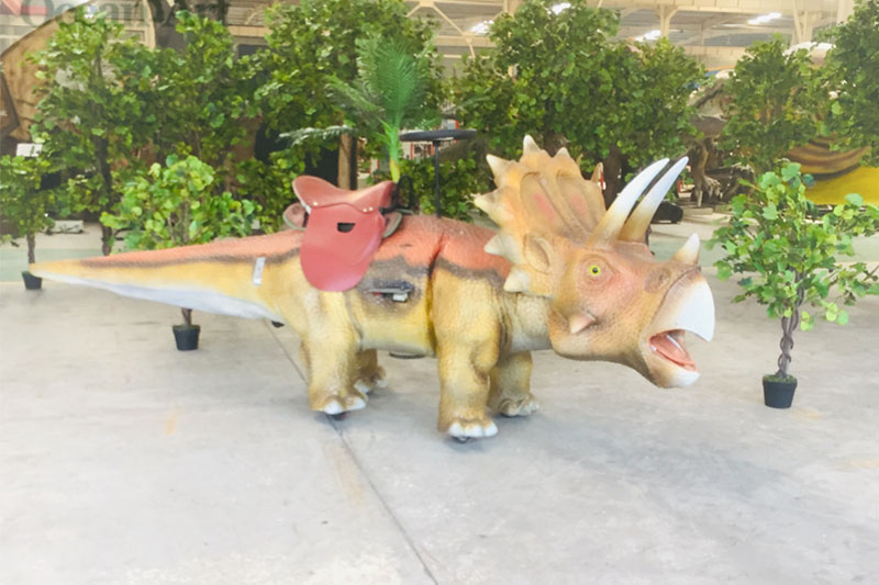 廣場游樂場音樂跑跑車-三角龍電瓶車 